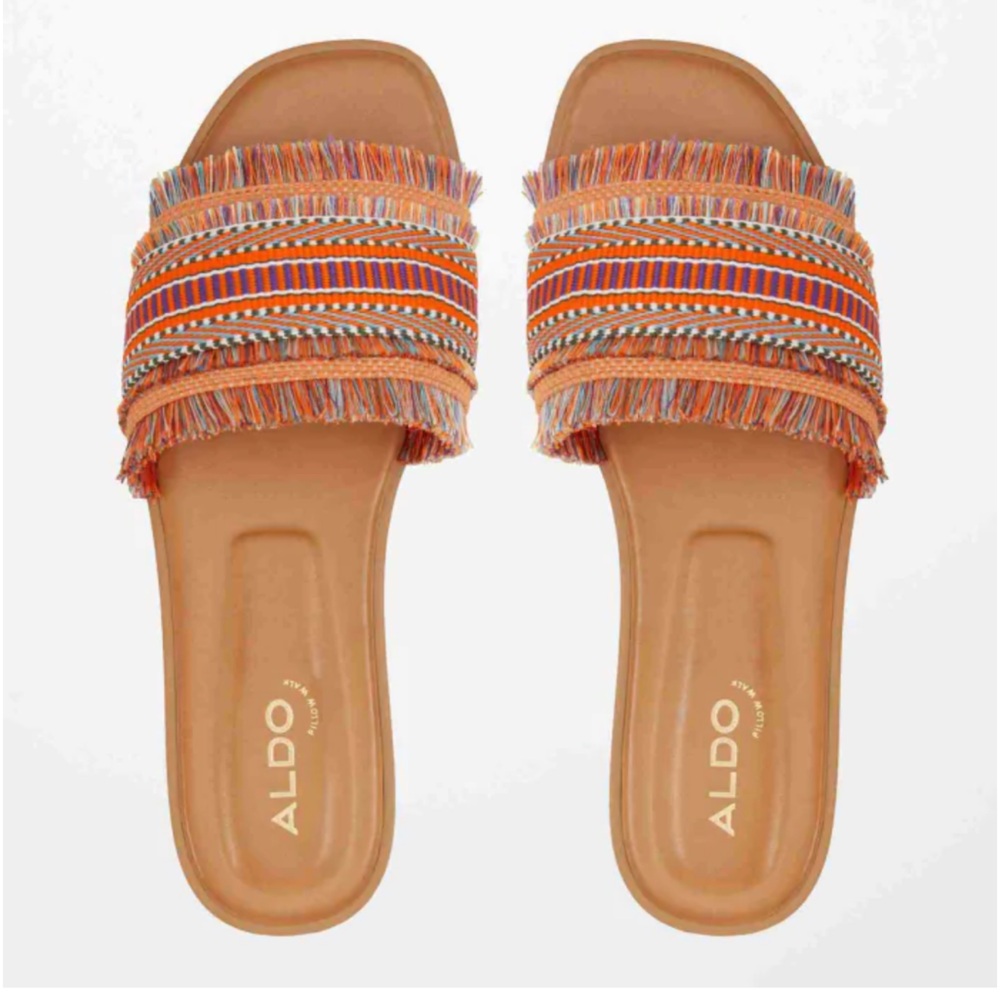 NWT/ SZ 7 / Flat Sandal /Aldo Shoes